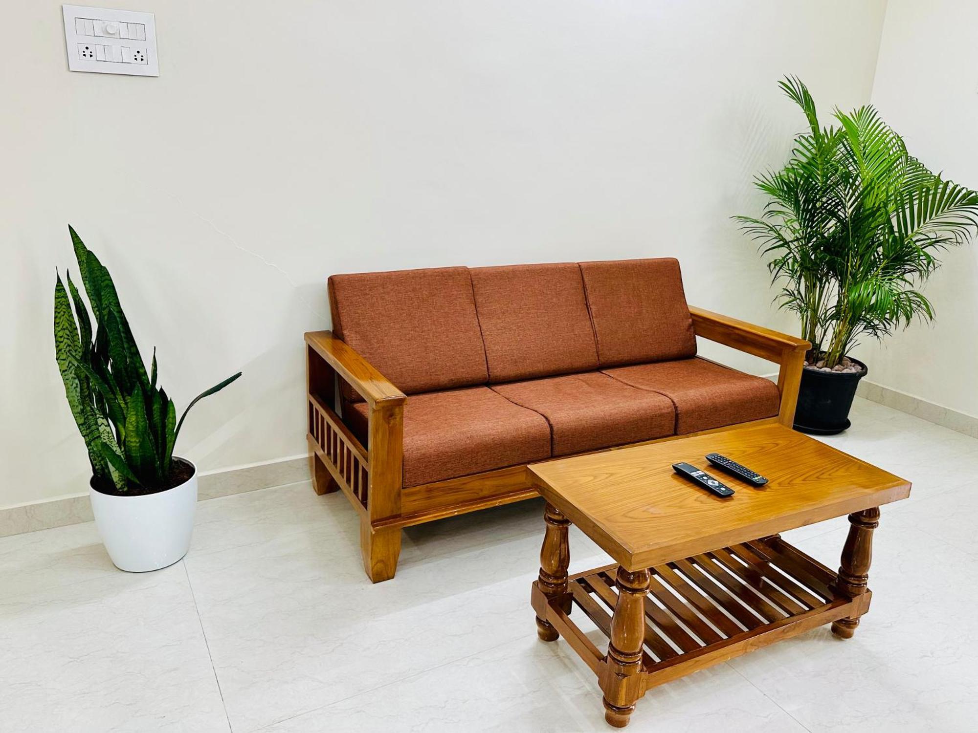 Truelife - 3Bhk Ac Apartments For Large Family - Best Location - Direct Flyover To Alipiri Gate - Walk To Ps4 Veg Restaurant - Modular Kitchen - Super Fast Wifi - Android Tv - 250 Jio Channels - Easy Access To All Temples - Top Service With Lots Of L Tirupati Exterior foto