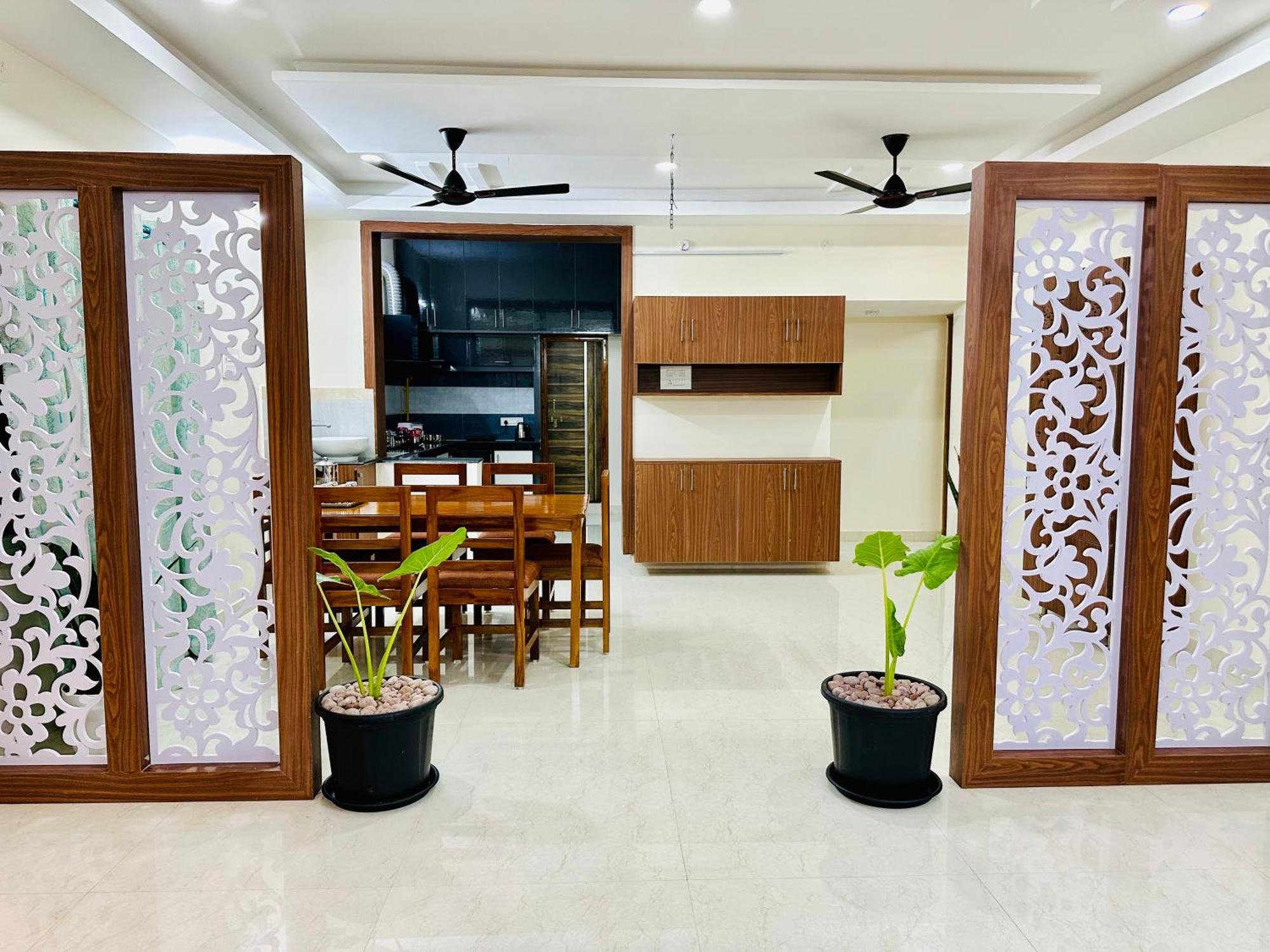Truelife - 3Bhk Ac Apartments For Large Family - Best Location - Direct Flyover To Alipiri Gate - Walk To Ps4 Veg Restaurant - Modular Kitchen - Super Fast Wifi - Android Tv - 250 Jio Channels - Easy Access To All Temples - Top Service With Lots Of L Tirupati Exterior foto
