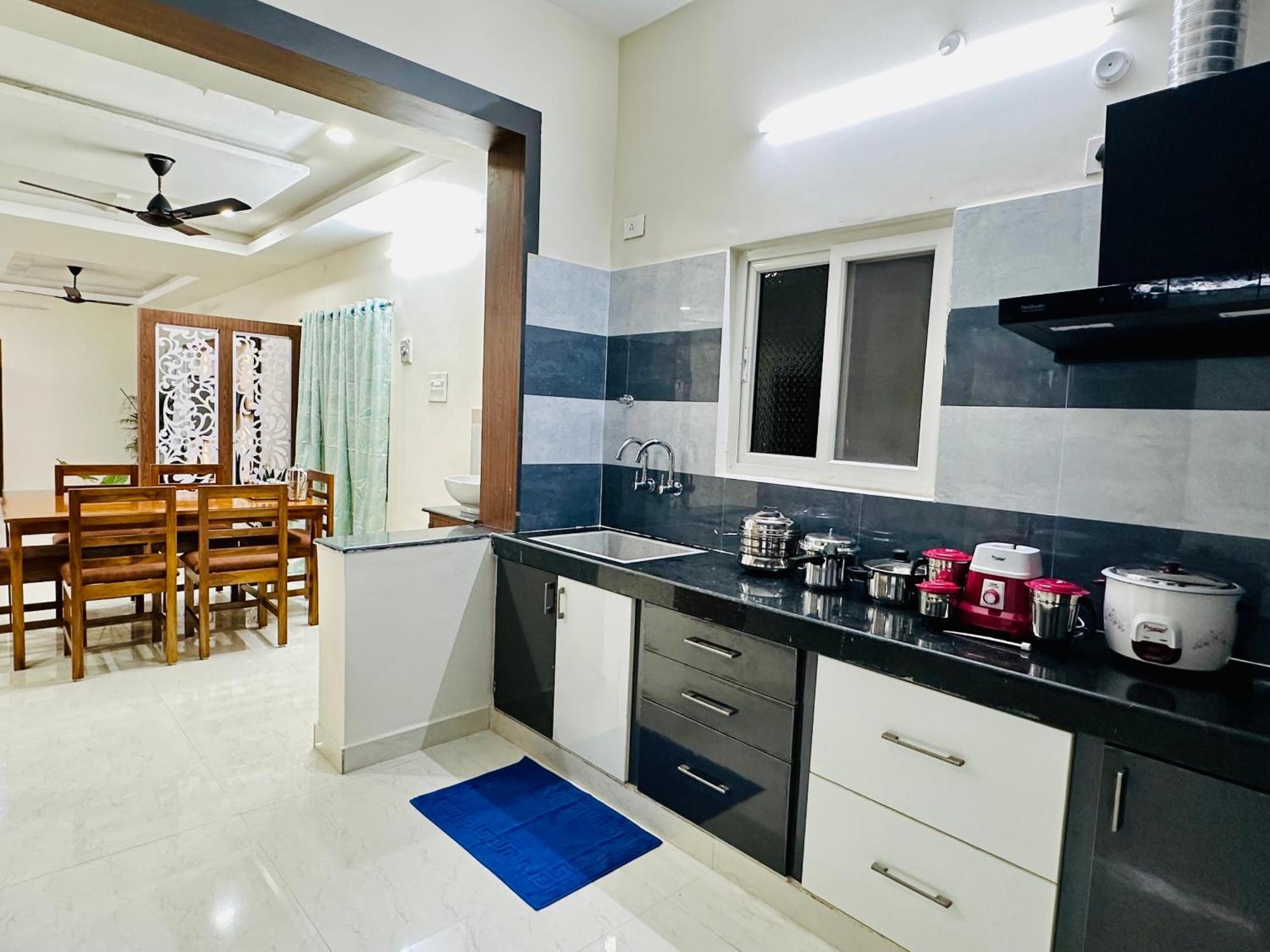 Truelife - 3Bhk Ac Apartments For Large Family - Best Location - Direct Flyover To Alipiri Gate - Walk To Ps4 Veg Restaurant - Modular Kitchen - Super Fast Wifi - Android Tv - 250 Jio Channels - Easy Access To All Temples - Top Service With Lots Of L Tirupati Exterior foto